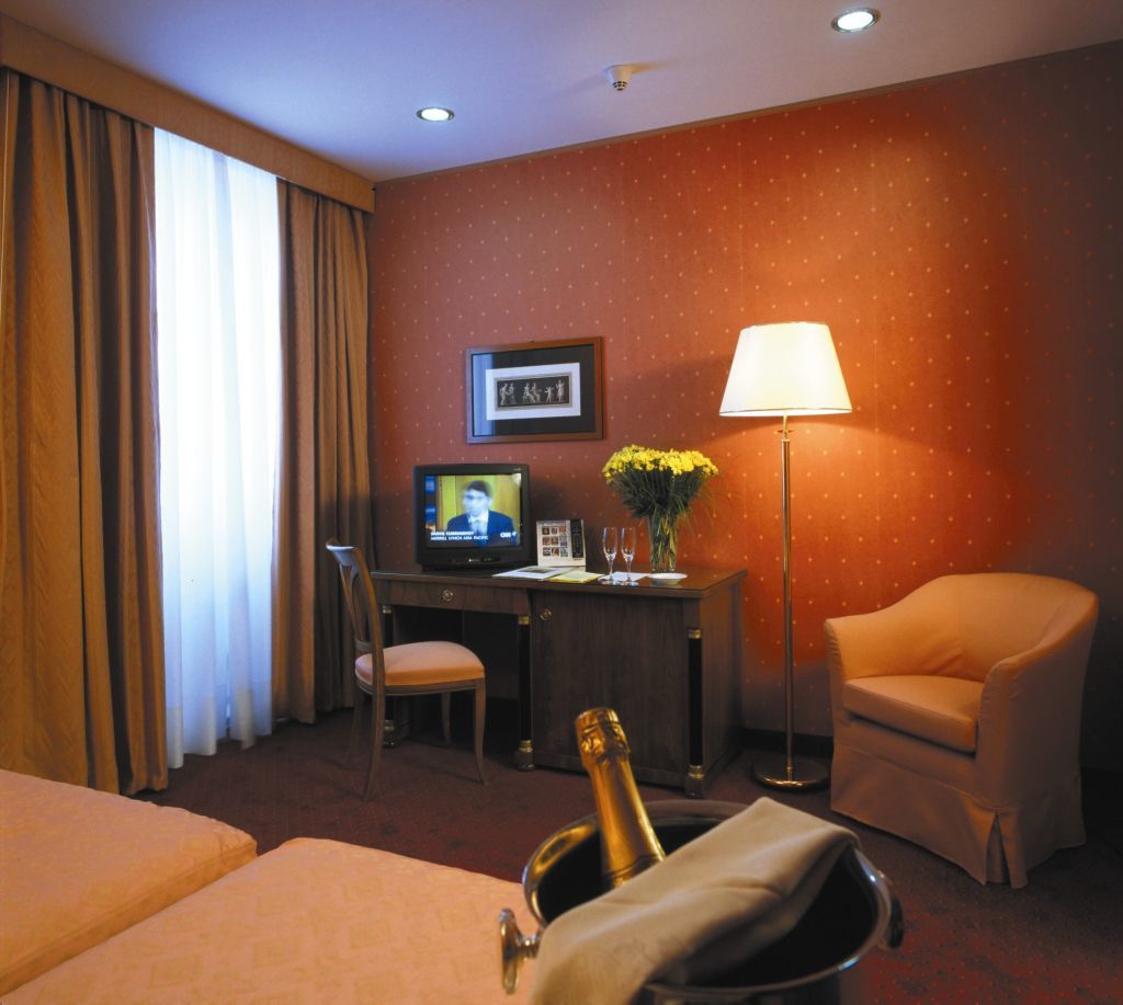 Hotel Ramada By Wyndham Neapel Zimmer foto