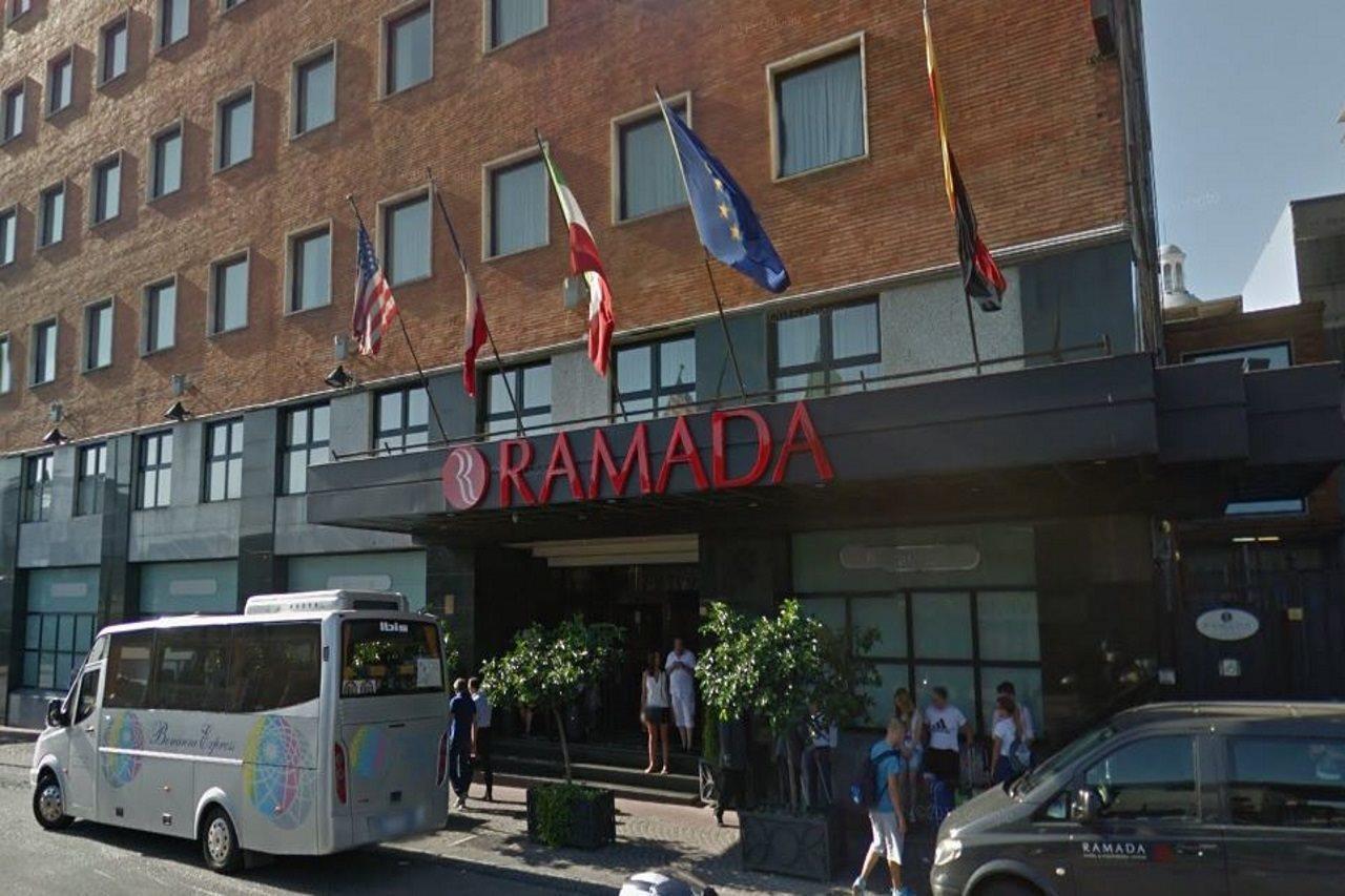 Hotel Ramada By Wyndham Neapel Exterior foto